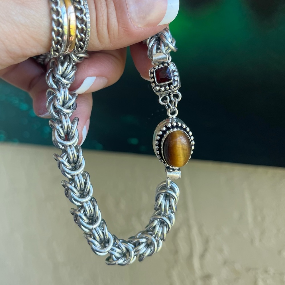 Handmade bizantine link chain bracelet with red garnet & tiger eye men bracelet - Picture 5 of 16